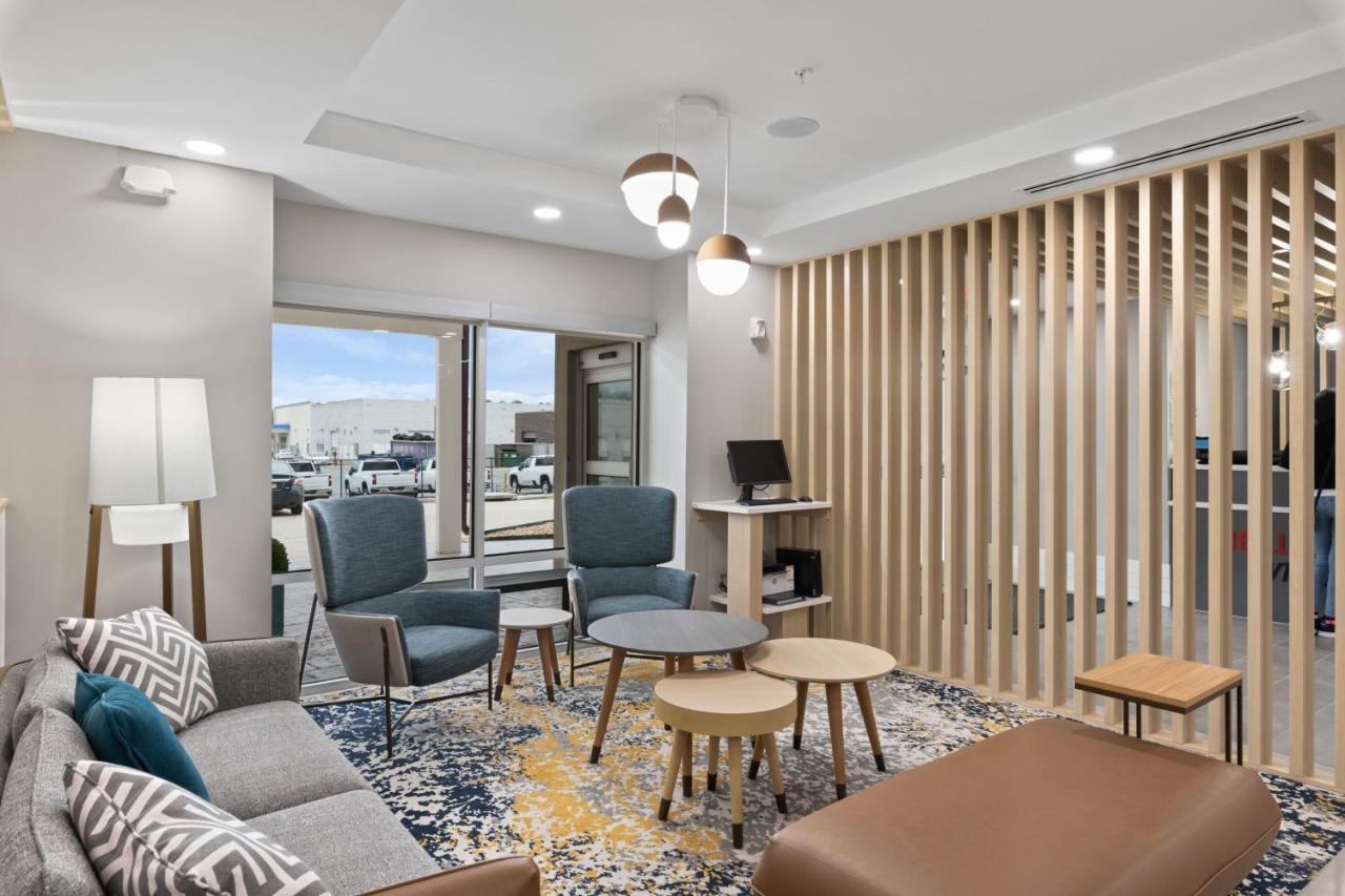 Towneplace Suites By Marriott White Hall Экстерьер фото