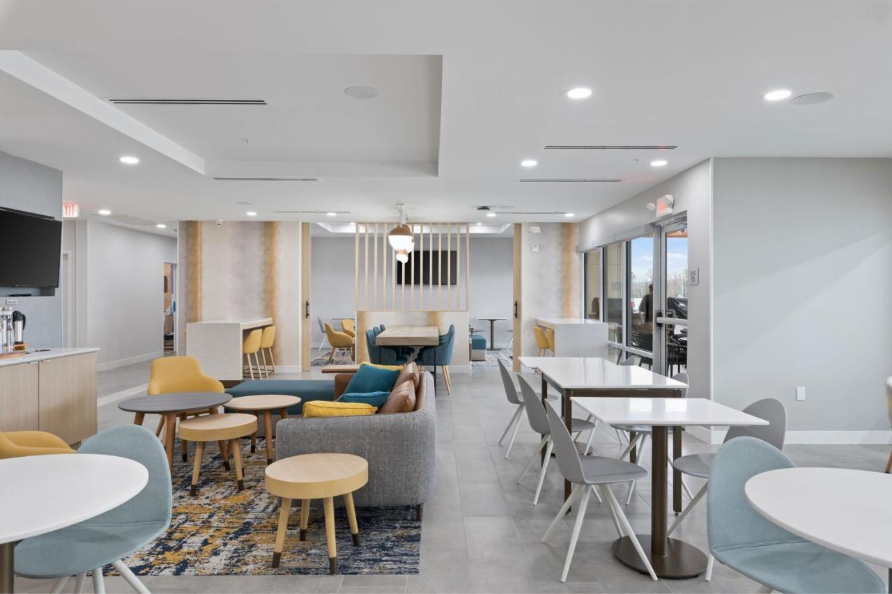 Towneplace Suites By Marriott White Hall Экстерьер фото