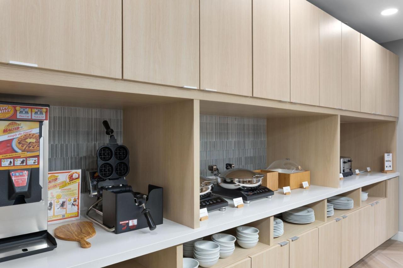 Towneplace Suites By Marriott White Hall Экстерьер фото